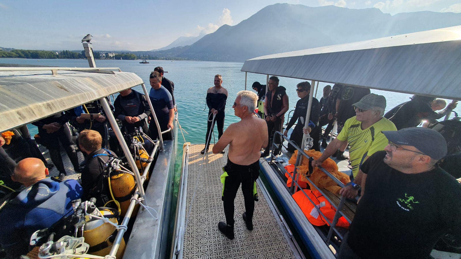 Nettoyage du lac Canoë Kayak Club Annecy